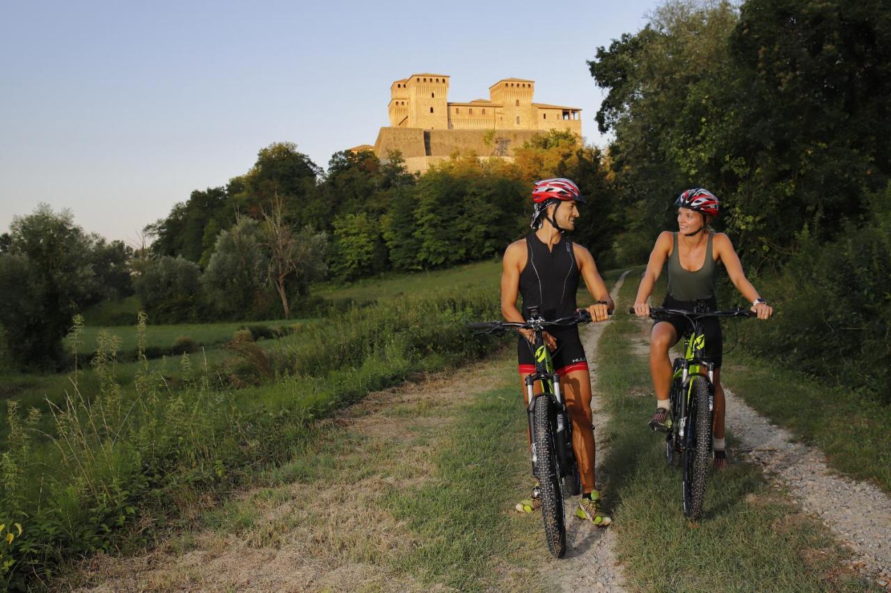 La Locanda Del Borgo Torrechiara Exteriér fotografie