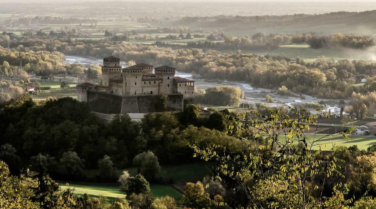 La Locanda Del Borgo Torrechiara Exteriér fotografie